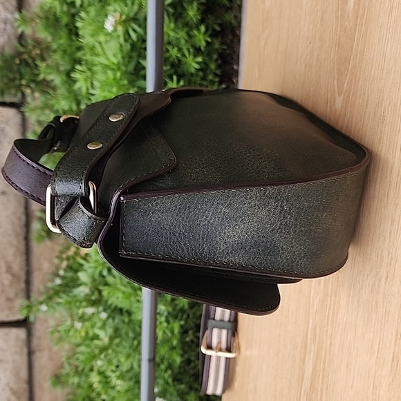 Yargici. Green Crossbody Bag - Picture 2 of 13